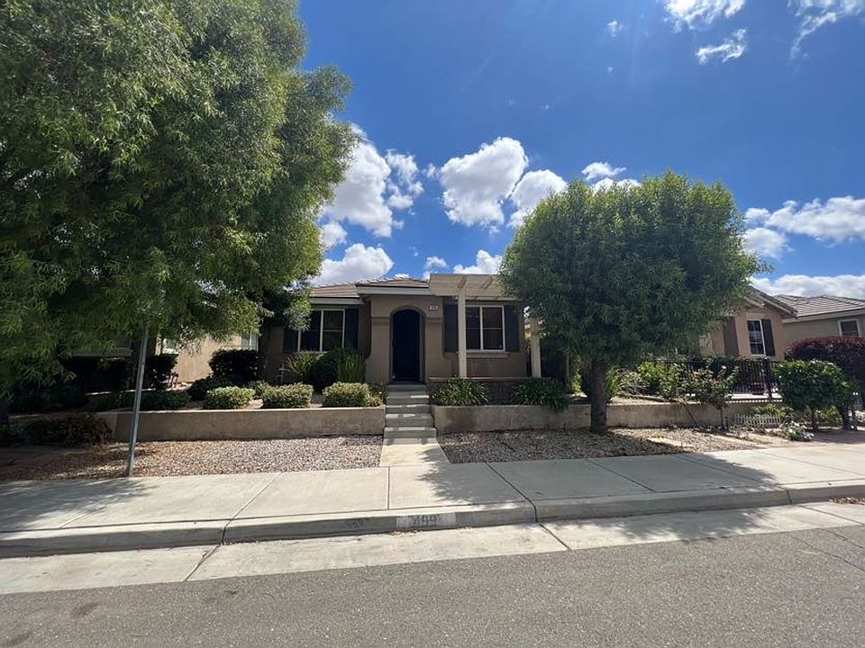 1st image of 499 Palm Ave