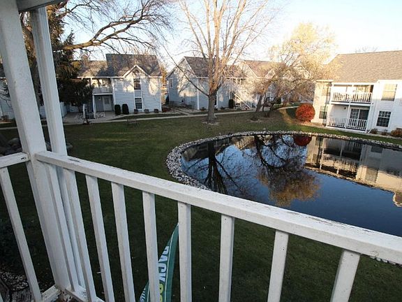 2nd image of 300 Foxwood Dr Unit 138