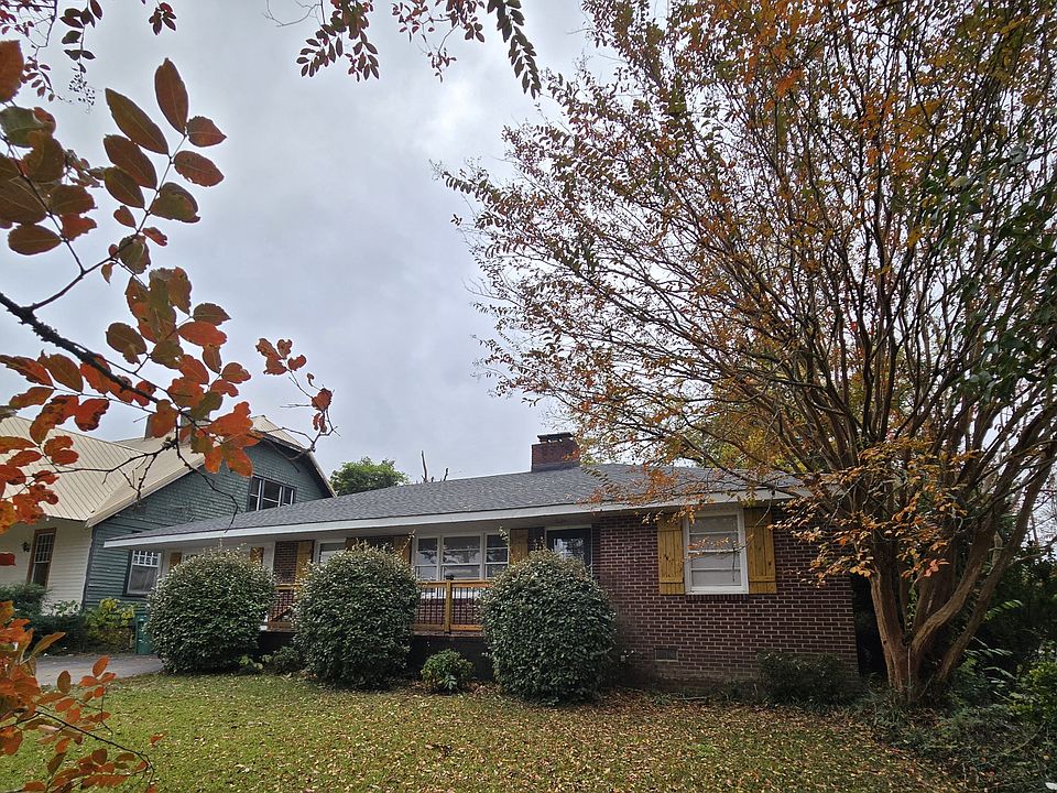 1st image of 211 Stanley Ave