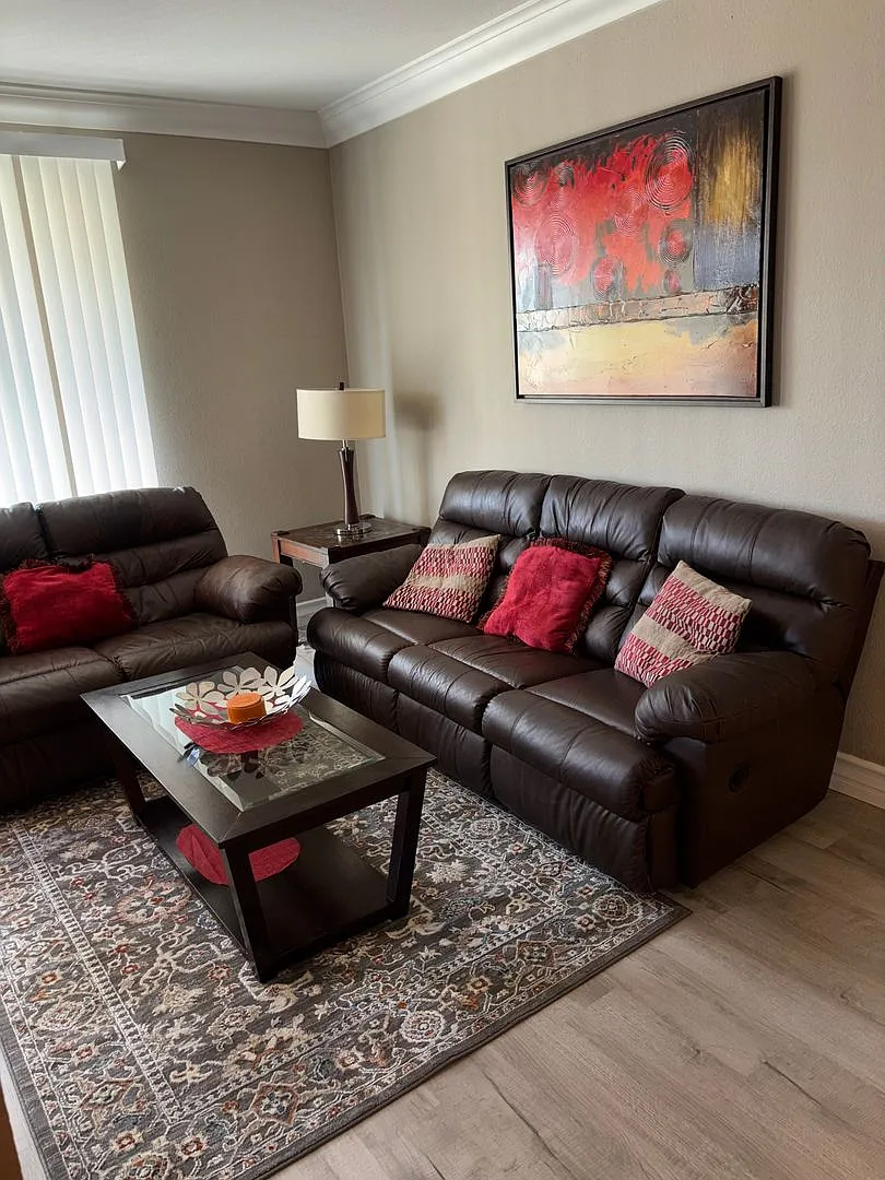 Meridian - Furnished 1 Bd / 1 Ba Luxury Condo — Photo 1