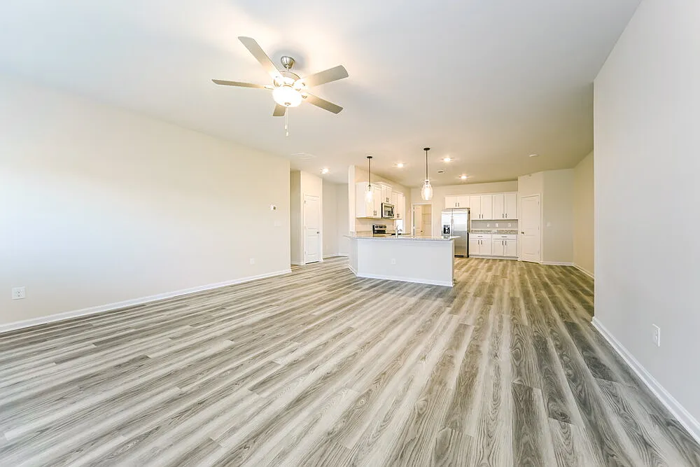 4 bed, 2.0 bath, 2164 sqft, $2,295 — Photo 3