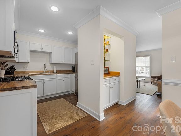 2nd image of 3520 Colony Rd APT F