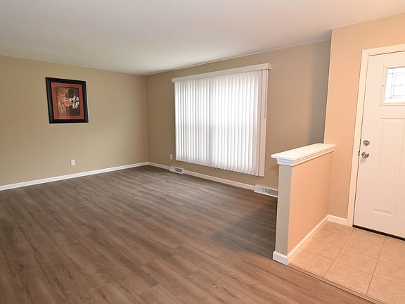 3rd image of 2763 Capri Ct