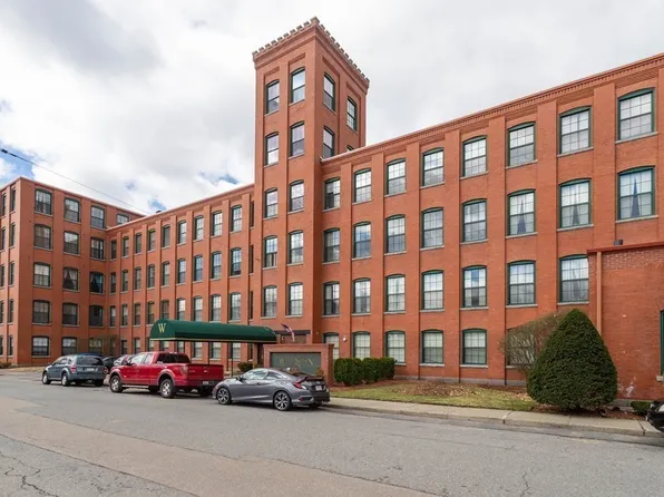 54 Green St APT 303, Leominster, MA 01453
