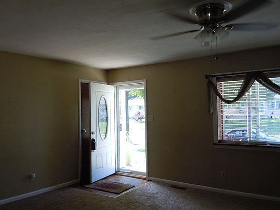 2nd image of 810 E 11th St