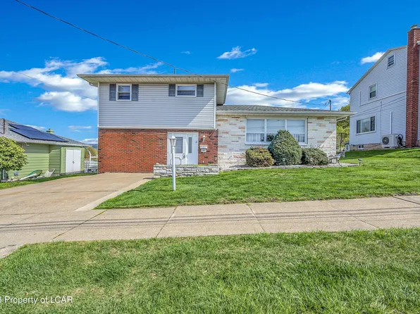 35 Sunrise Dr, Wilkes Barre, PA 18705