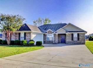 103 Deer Path Ct, New Market, AL 35761