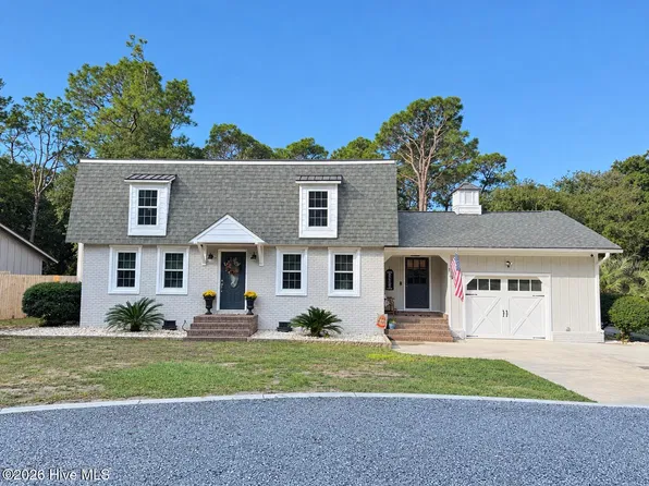 32 Yaupon Way, Oak Island, NC 28465