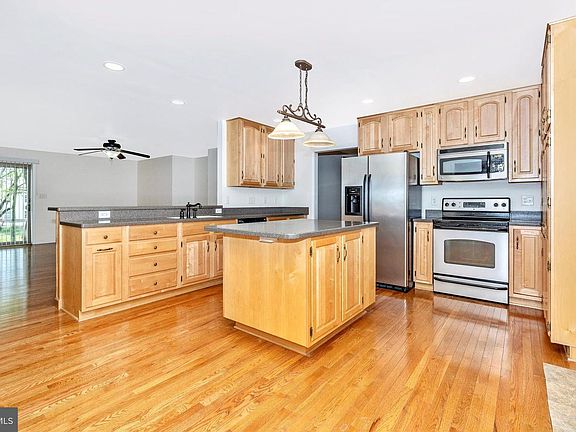 5th image of 17409 W Washington St