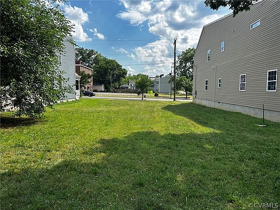 2nd image of 2004 Fairmount Ave