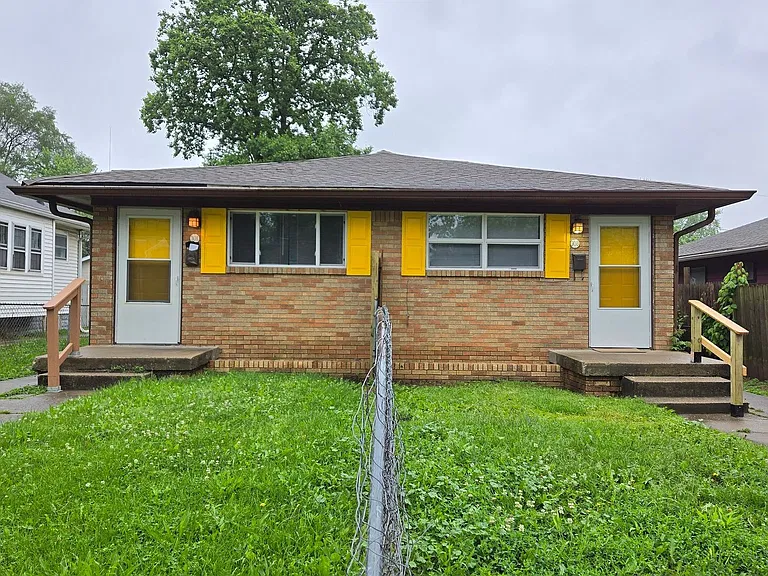 301 S Gray St — Photo 16