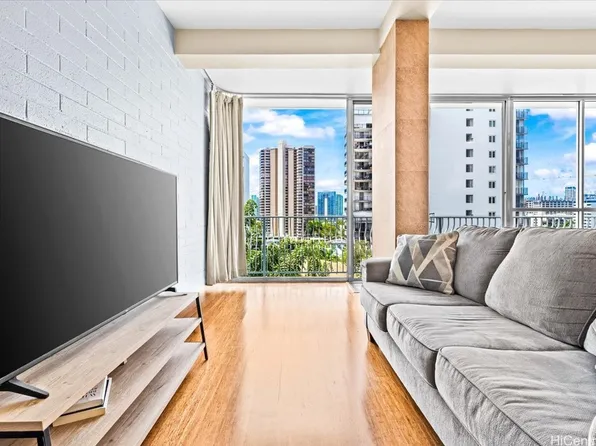 1020 Green St #Penthouse 2, Honolulu, HI 96822