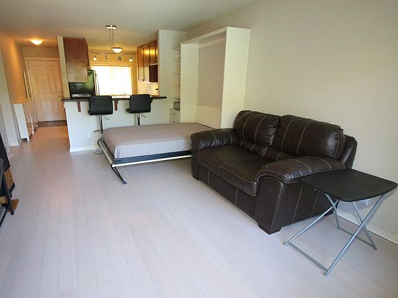 5th image of 130 105th Ave SE APT 116C