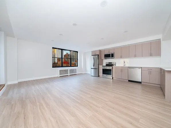 400 East 57th Street image 1 of 14