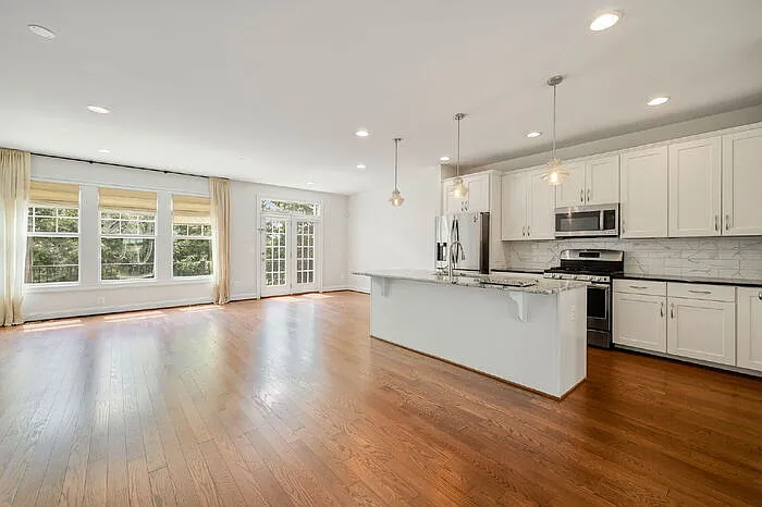 5413 Hickory Ann Dr — Photo 5