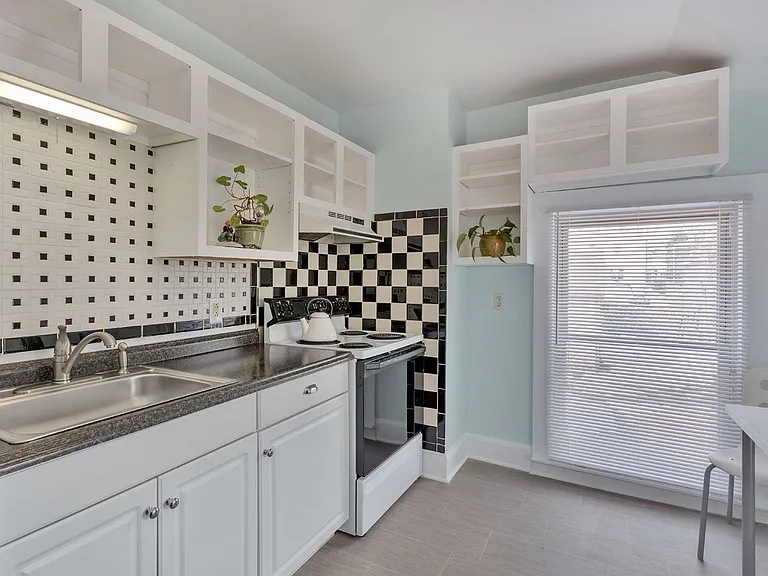 207 Douglas Ave #B — Photo 5