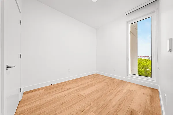 Bedroom, photo 2