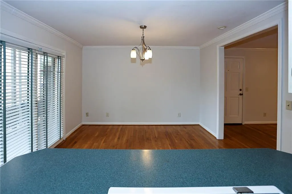 2 bed, 1084 sqft, $1,750 — Photo 4