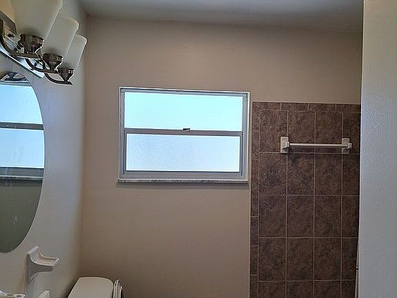 4th image of 13366 Roseland Rd