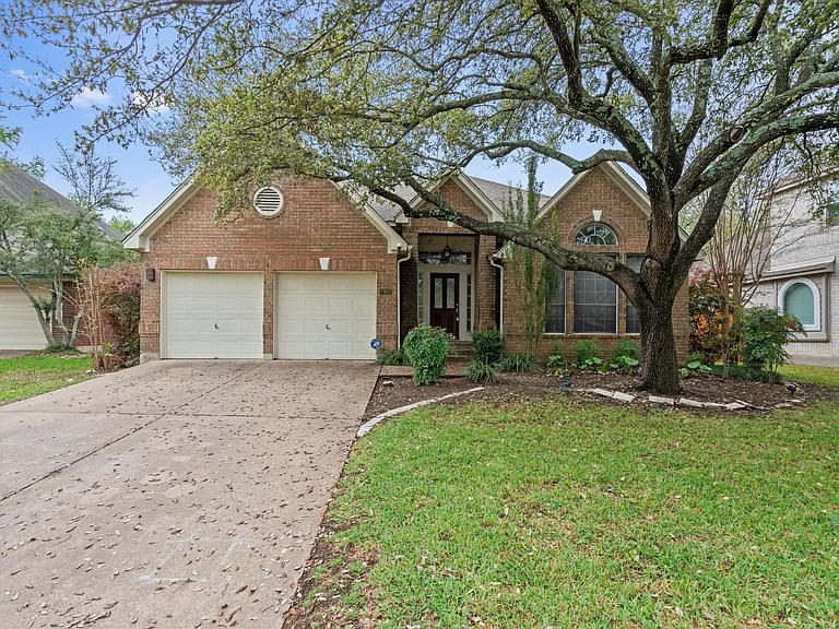 7902 Isaac Pryor Dr — Photo 2