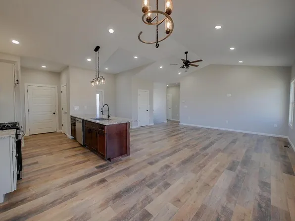 2125 Stetson Way, Garden City, KS 67846