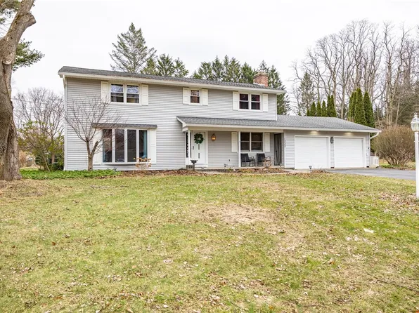 1222 Scenic Cir, Webster, NY 14580