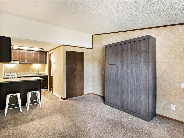 Arrowhead Apartments — Photo 16