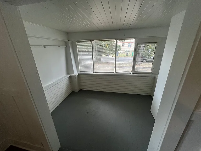 1108 Jackson St — Photo 8