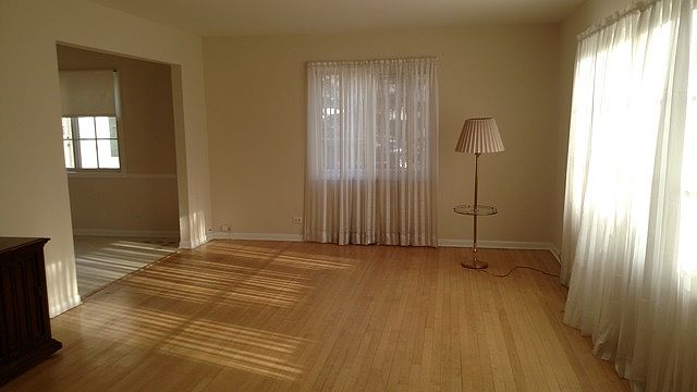 2nd image of 1887 Stockton Dr