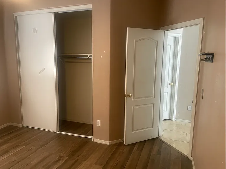 220 E Beth Dr — Photo 18