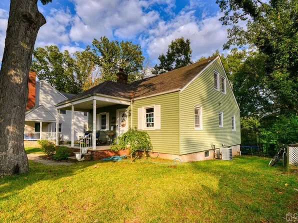 255 Highland Dr, Milltown, NJ 08850