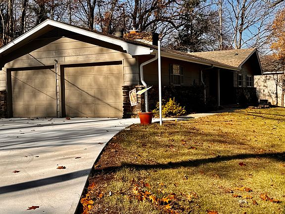 2nd image of 9135 Bluff Dr