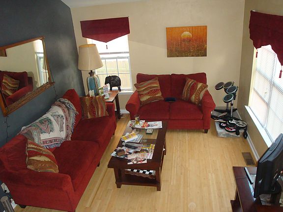4th image of 1006 Bland St