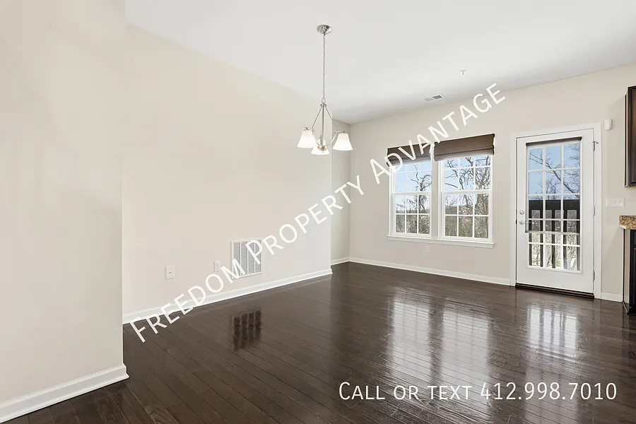Building Photo - 412 Olive Ln
