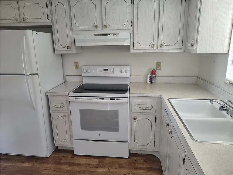 3737 Lake Bayshore Dr #213 — Photo 3