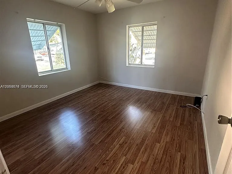 5743 Lincoln St — Photo 3