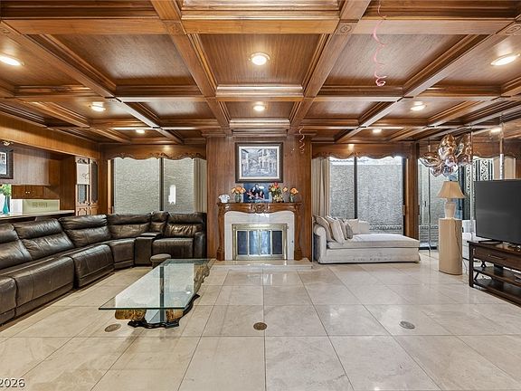 5th image of 2834 Queens Courtyard Dr