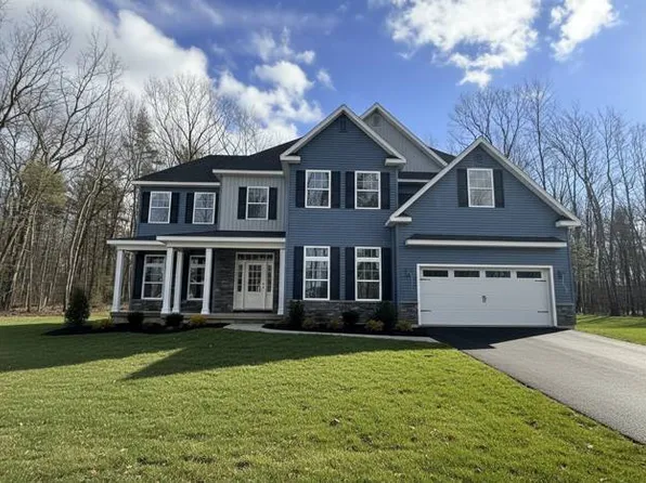 35 Tamarack St, Ballston Lake, NY 12019
