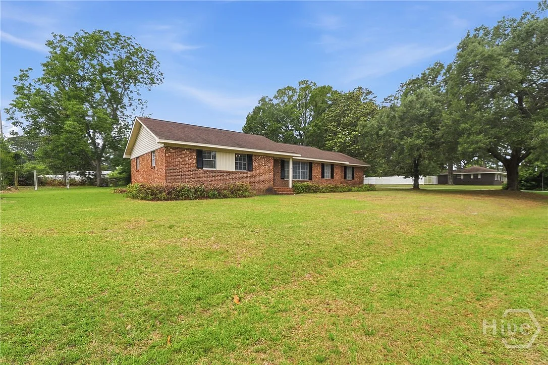 3 bed, 2.0 bath, 1538 sqft, $2,050 — Photo 3