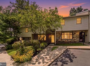 310 Woodside Cir, Dresher, PA 19025