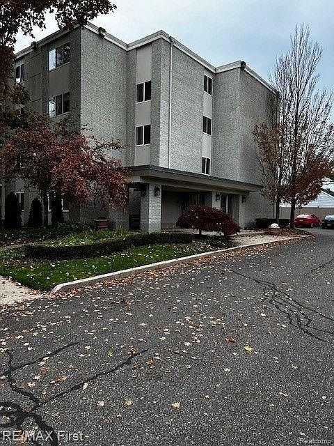 1st image of 770 Deer St APT 204