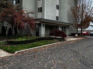 770 Deer St APT 204, Plymouth, MI 48170