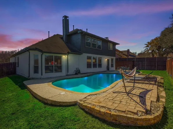 2808 Wales Ct, Grand Prairie, TX 75052