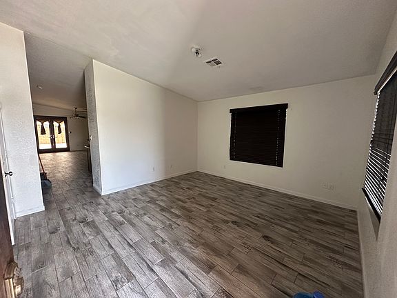 2nd image of 4110 S Cedar Ave