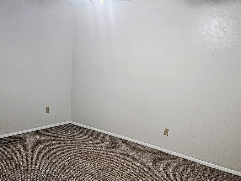 6722 S Lewis Ave — Photo 21