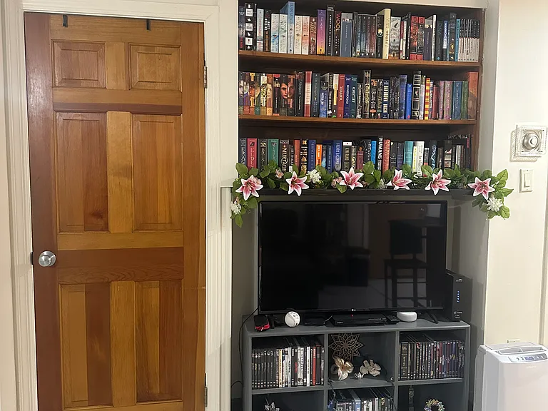 907 Beacon St #1 — Photo 10