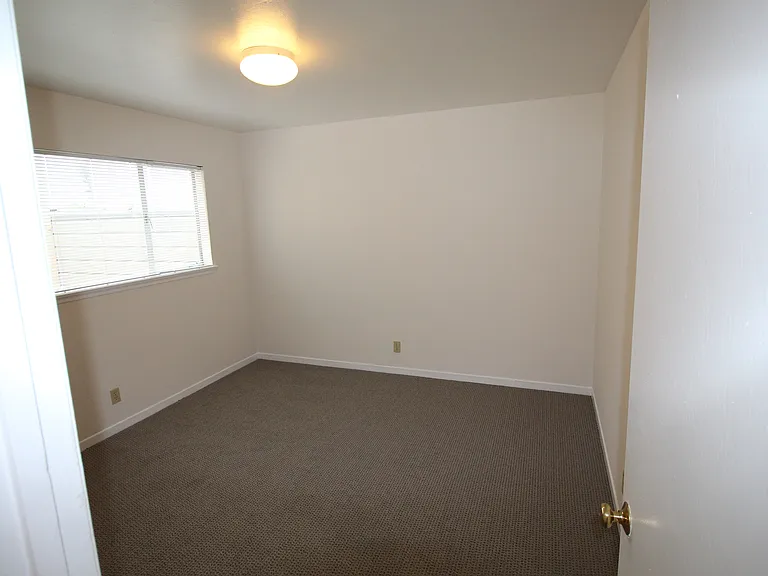 1906 Ocean Ave #8 — Photo 6