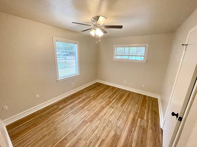 219 Harrell St #5 — Photo 8