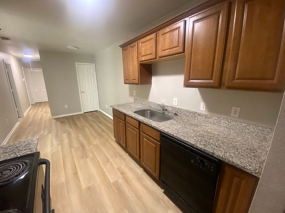 1st image of 2416 NW 27th St