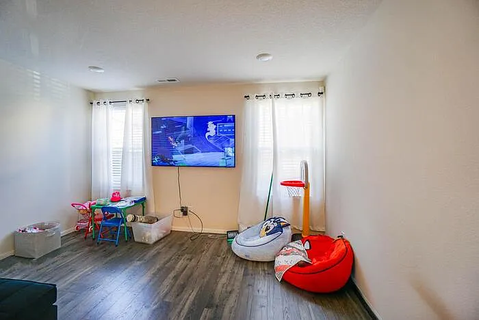10521 NE 121st Ave — Photo 7